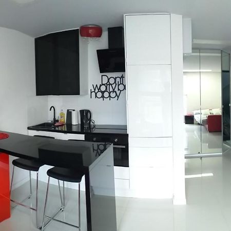 Apartamenty Centrum Rynek Mala Dwojka 凯尔采 外观 照片