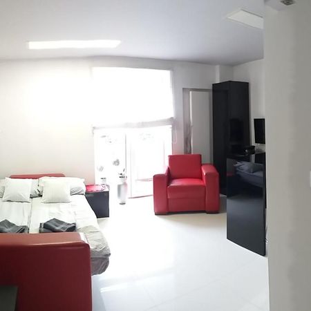 Apartamenty Centrum Rynek Mala Dwojka 凯尔采 外观 照片