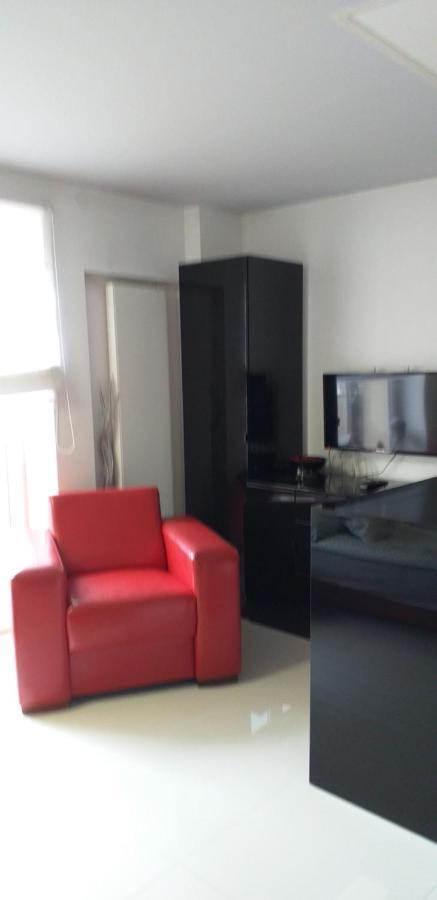 Apartamenty Centrum Rynek Mala Dwojka 凯尔采 外观 照片